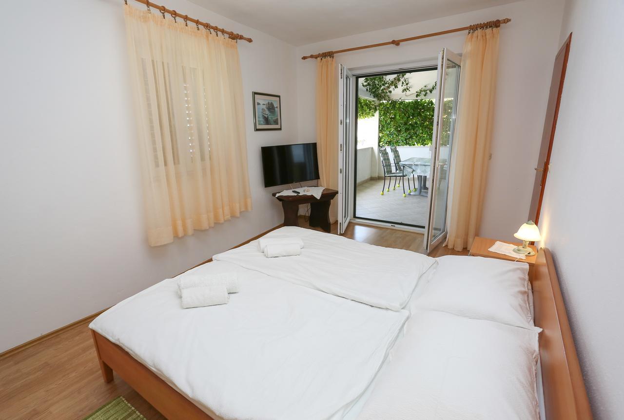 Apartments Laguna 2 Бол Экстерьер фото