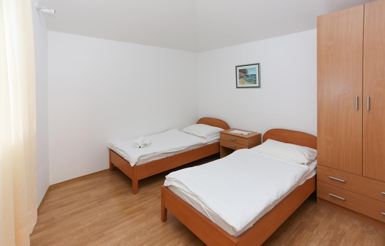 Apartments Laguna 2 Бол Экстерьер фото