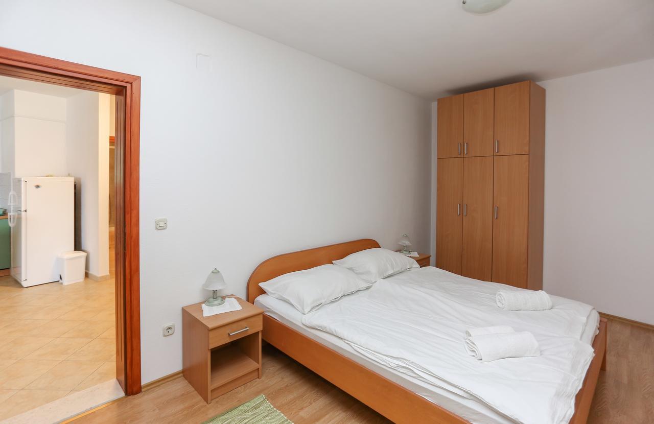 Apartments Laguna 2 Бол Экстерьер фото