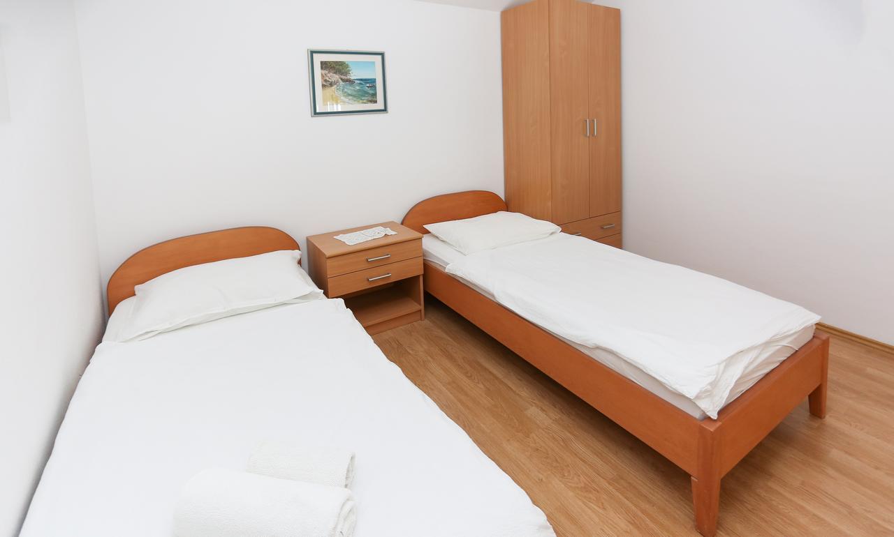 Apartments Laguna 2 Бол Экстерьер фото