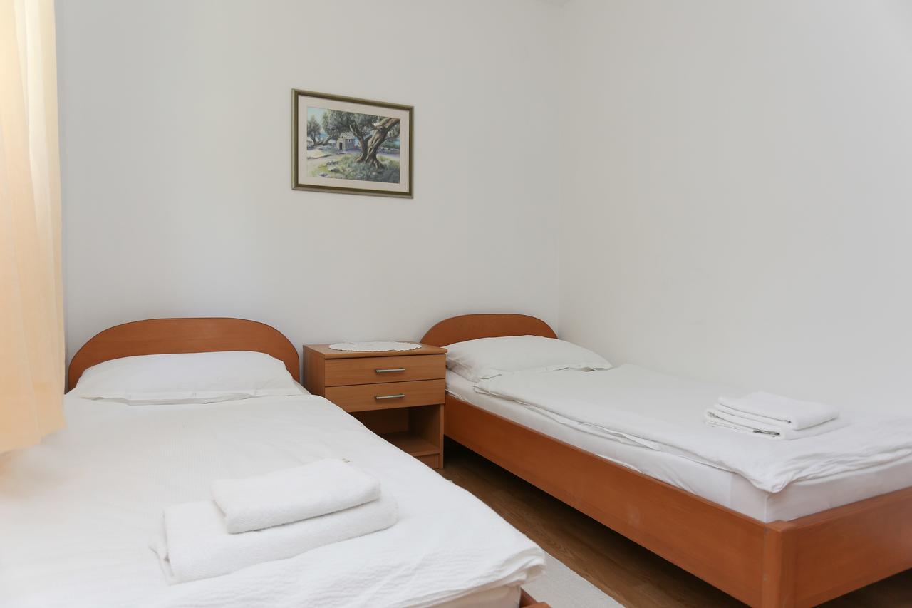Apartments Laguna 2 Бол Экстерьер фото