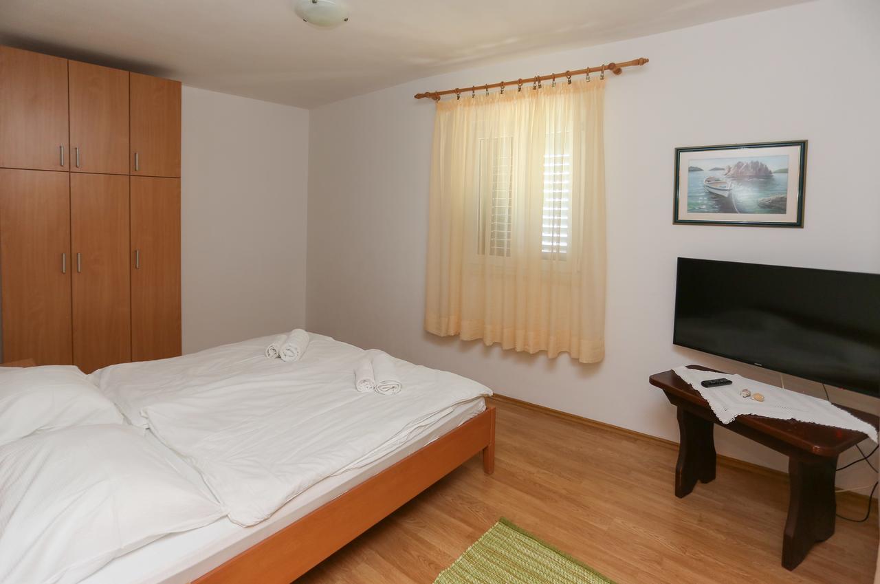 Apartments Laguna 2 Бол Экстерьер фото