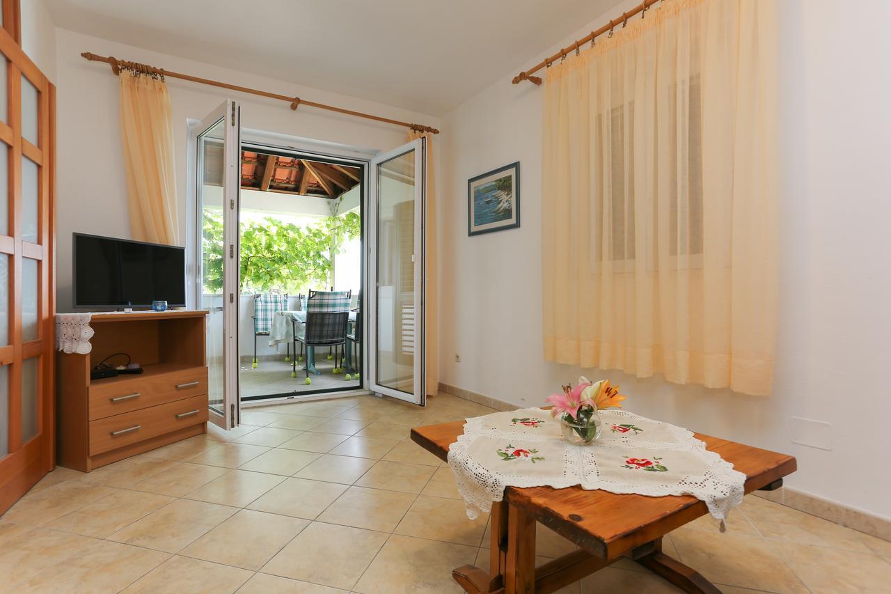 Apartments Laguna 2 Бол Экстерьер фото